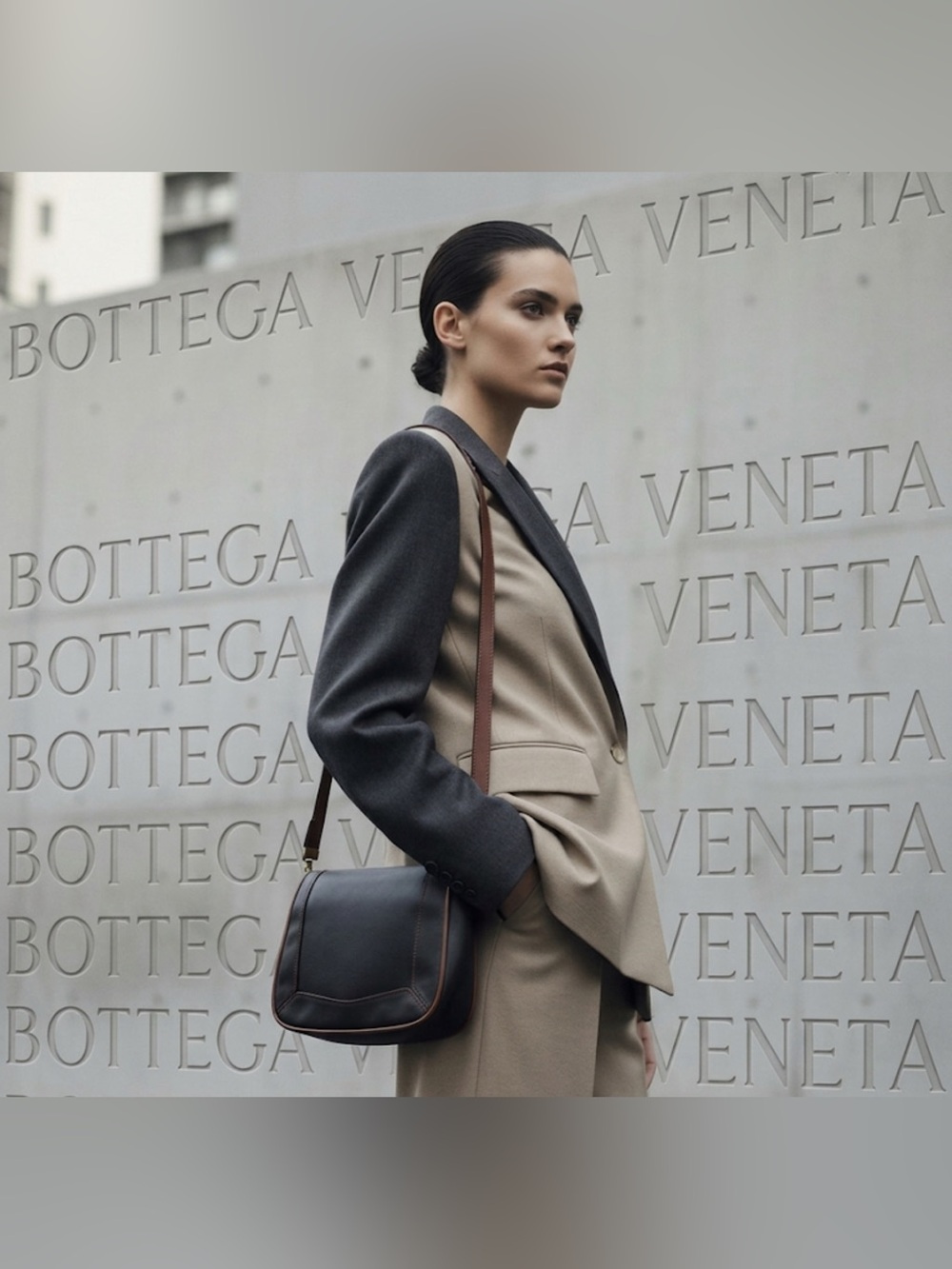 Authentic Bottega Veneta luxury designer vintage leather crossbody handbag purse